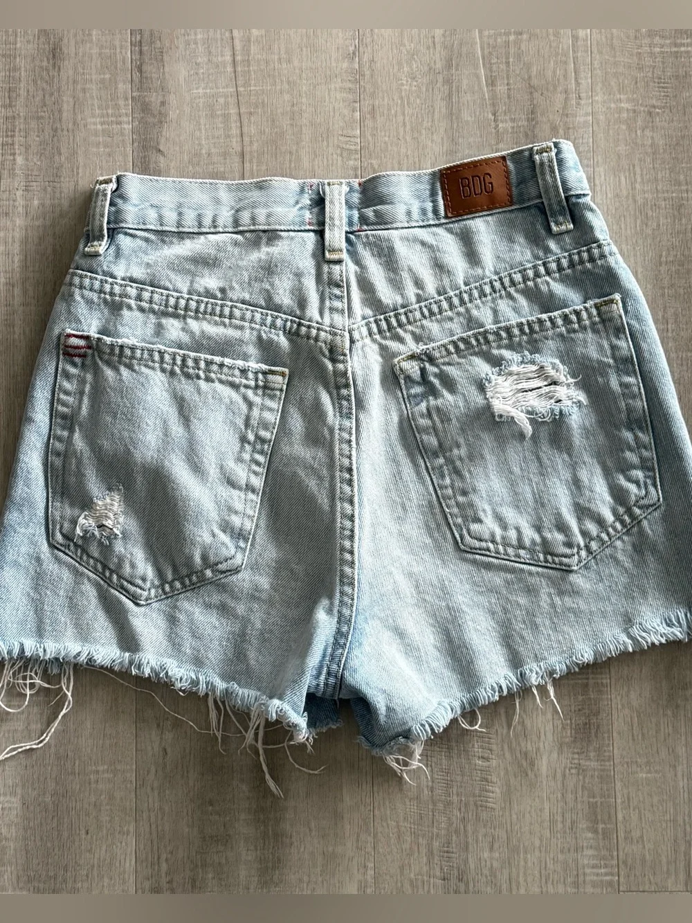 Urban Outfitters BDG Girlfriend Hi-Rise Light Distressed Denim Shorts Women's 25